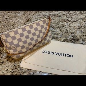 Louis Vuitton Pochette Accessories